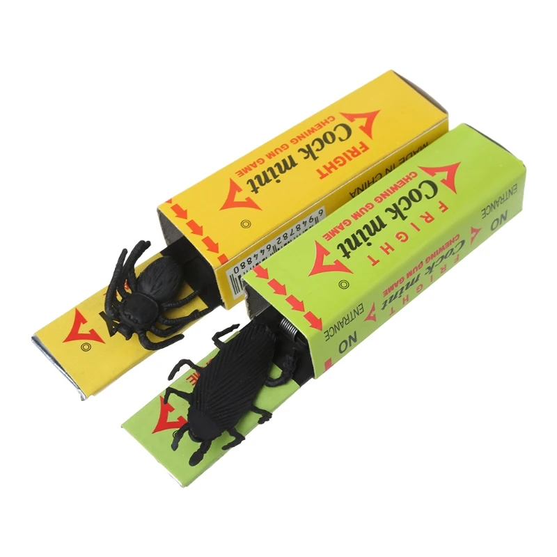 

2PCS Cockroach Spider Chewing Gum Joke Shock Startle Toys Novel Toy Trick Chewing Gum Cockroach
