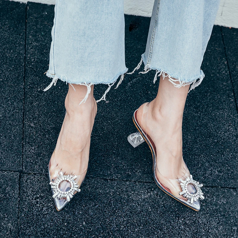 Buono Scarpe/женские блестящие босоножки на высоком каблуке со стразами; пикантные летние туфли из ПВХ с острым носком на каблуке со стразами