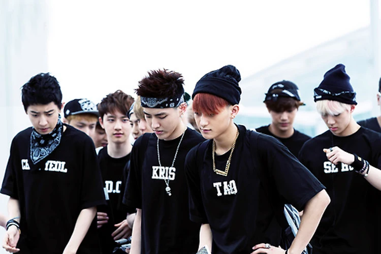 KPOP EXO XOXO KISS& HUG FIRSTYEAR WOLF 88 KRIS XIUMIN LUHAN CHEN TAO D.O. Футболка с короткими рукавами BAEKHYUN CHANYEOL KAI SEHUN