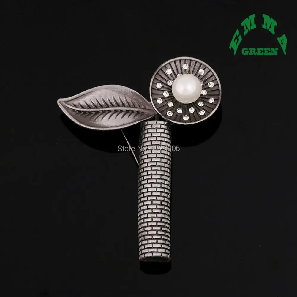 

Bamboo Leaf Crystal Brooch with Imitation Pearl Rhinestone Flower Bouquet Brooch for Wedding Elegant Women Gift Brooch Pins