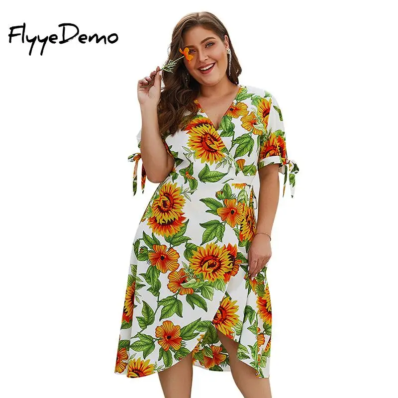 Женское свободное платье с оборками и цветочным принтом летнее до середины икры