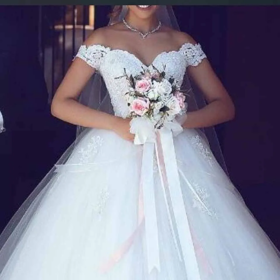 Свадебные платья больших размеров 2019 с открытыми плечами и короткими рукавами