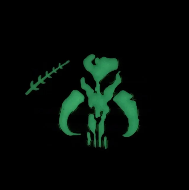 Резиновый светящийся в темноте Череп патч 3D ПВХ оборотень Prayingmantis тактические заплатки крюк носорог боевой Brassard значок армейского морального духа