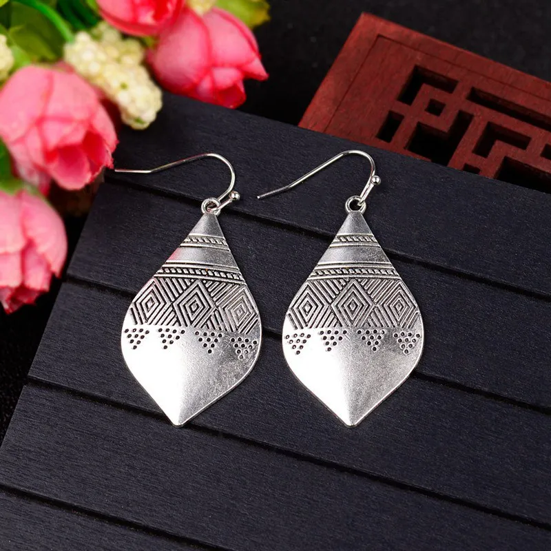 

2020 Vintage Water Drop Carved Earrings Female Ethnic Jewelry Brinco Tibetan Triangle Earrings For Women Dangle HQE1022