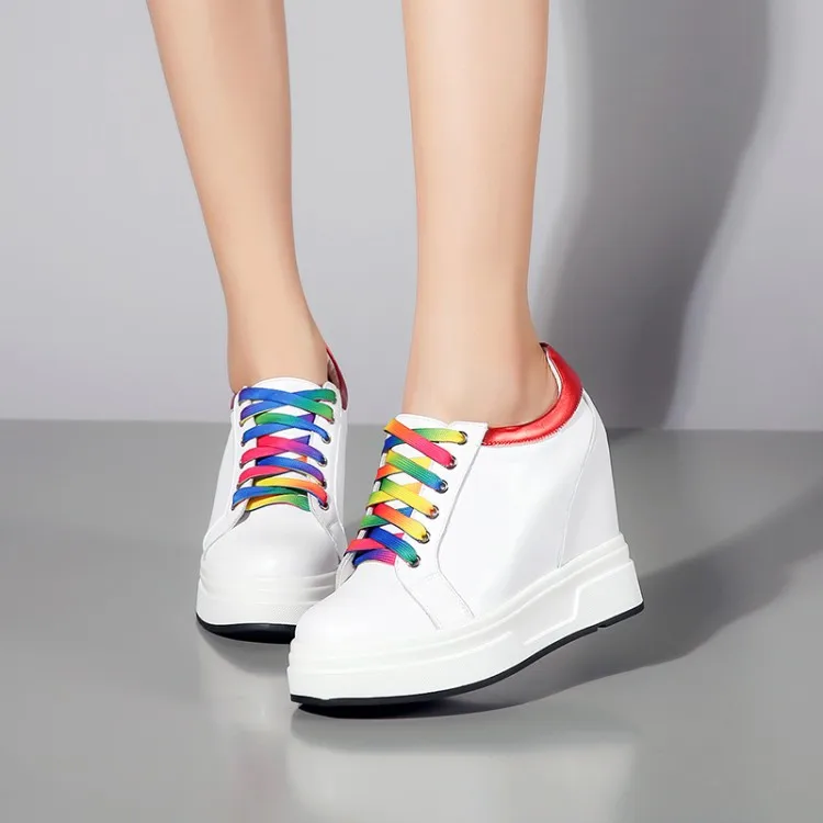 Женские кроссовки из натуральной кожи на платформе со шнуровкой повседневная