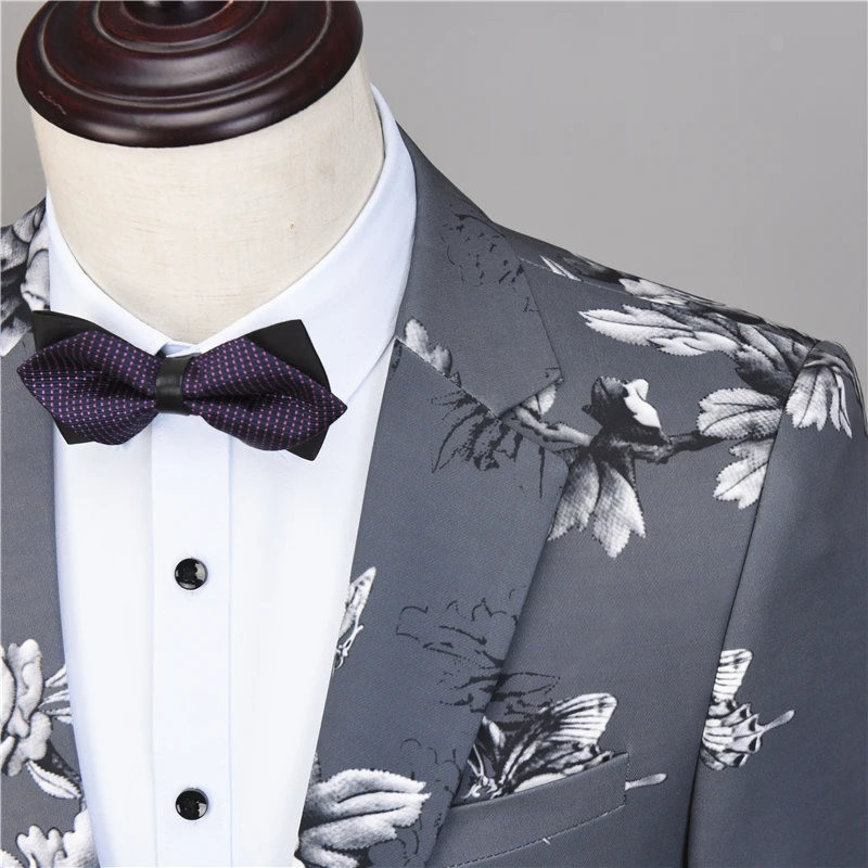 Мужской костюм для свадьбы NA50 серый облегающий с цветами|tuxedo styles|tuxedo flowerstuxedo men |