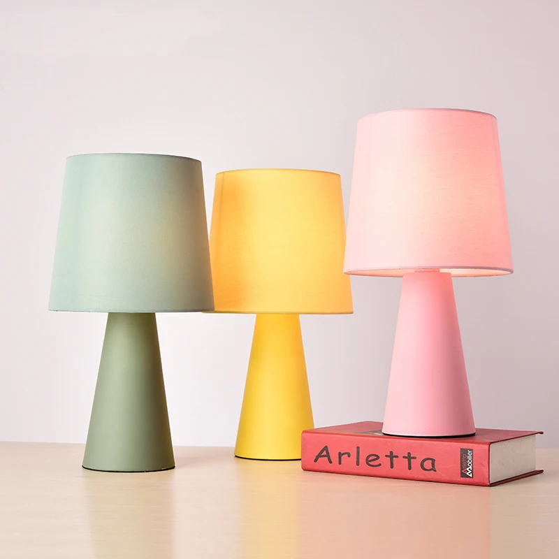 Современная простота и тепло настольные лампы для гостиной Светодиодная лампа