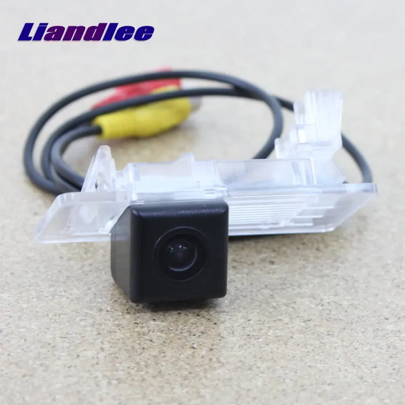 

HD CCD Reversing Parking Camera For Skoda Rapid Hatchback / Liftback 2013-2015 Car Reverse Camera Night Vision RCA AUX NTSC PAL