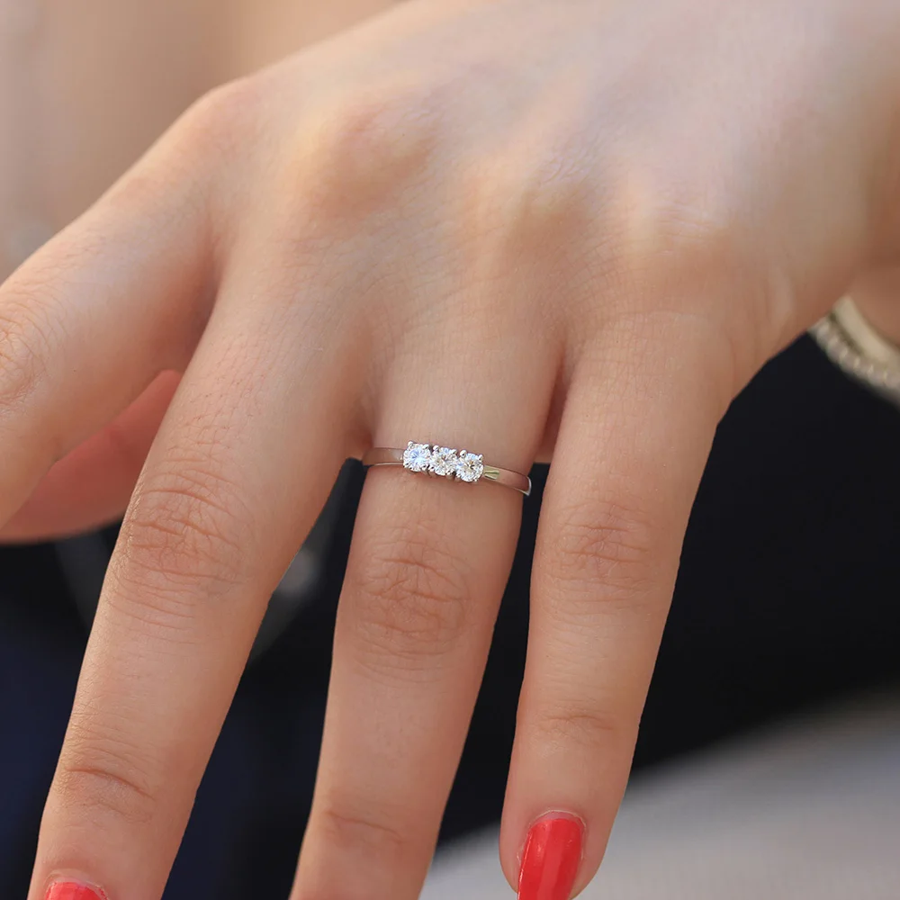 Серебряное и 18K белое золото круглое кольцо 0 6ct F цветное моиссанитовое