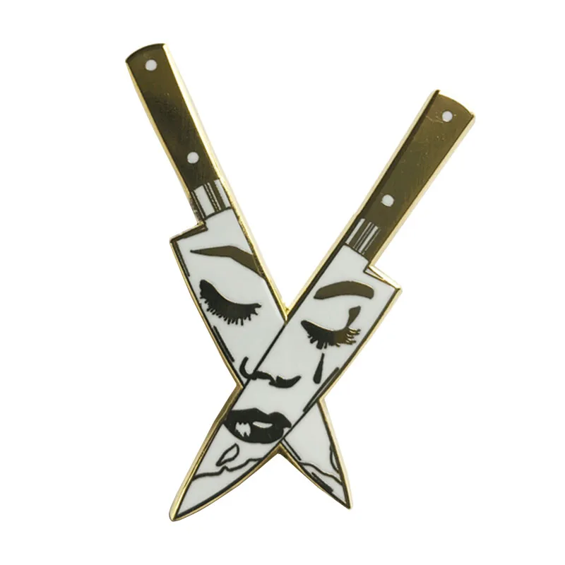 

Эмалированная булавка daggers