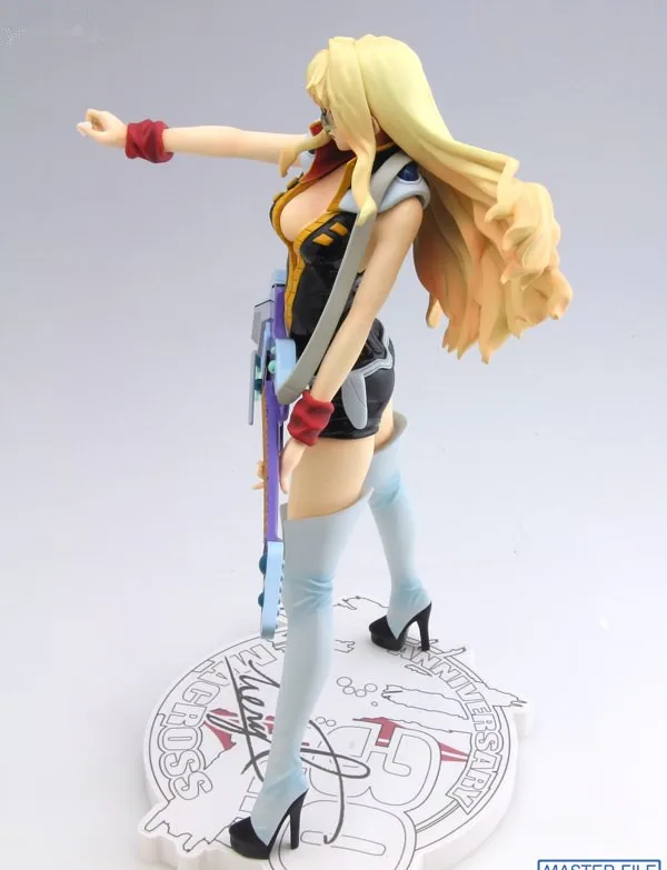 

Japanese original anime figure The Super Dimension Fortress Macross 30th anniversary action figure collectible model toys for bo