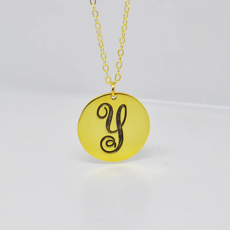 

2020 New Trend Gold Engraved Single Letter Disc Silver Monogram Name Necklace Personalized Initial Pendent Christmas BFF Gift