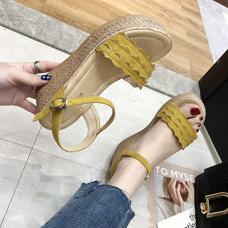 Летние женские сандалии с пряжкой модные бархатные босоножки из флока открытым