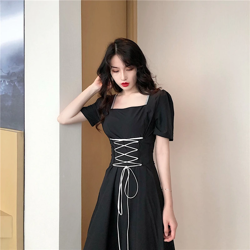 Женское офисное платье трапеция однотонное кружевное приталенное до середины