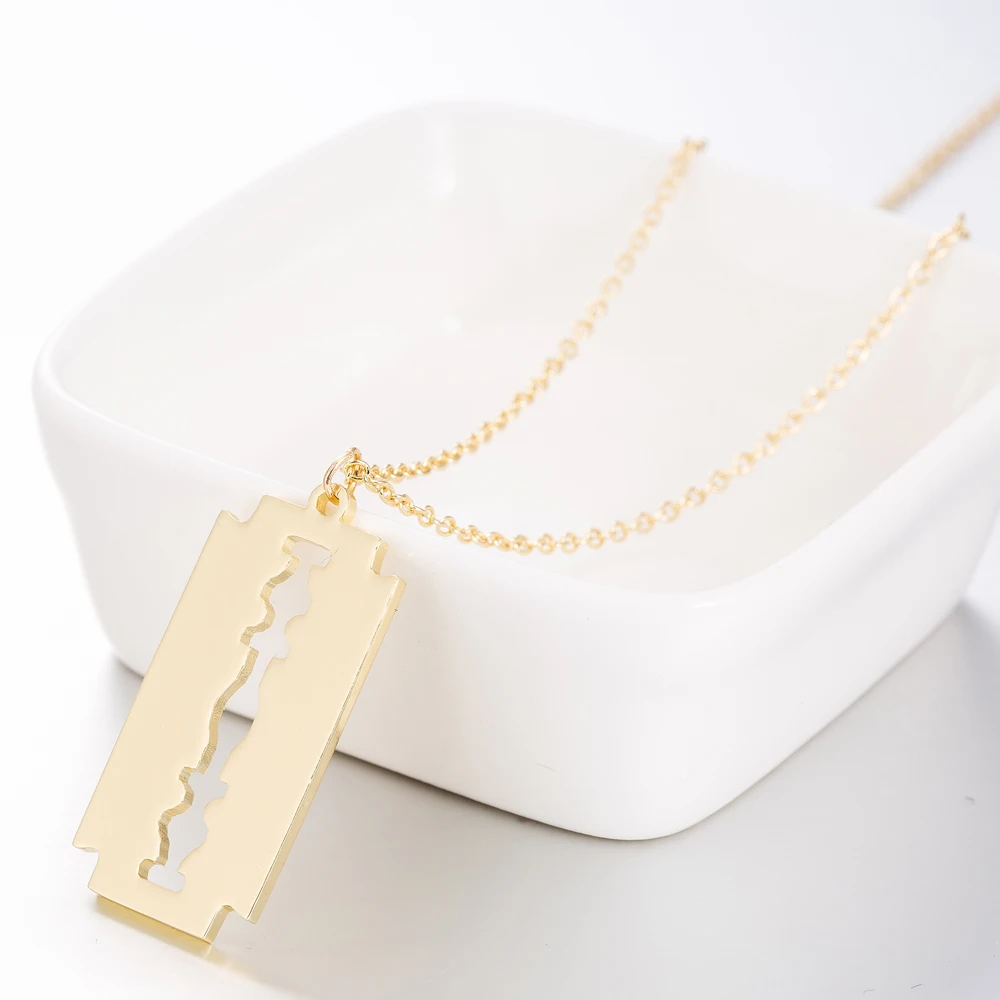 Изящное подвесное колье Yiustar Generous Charming Graceful Exquisite Hollow Blade с обаятельным шармом, сладким украшением для детей.