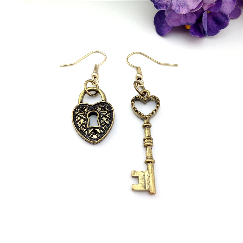 Женские серьги подвески в стиле ретро ассиметричные висячие украшения виде