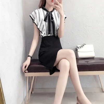 Новое модное стильное платье без рукавов на весну и лето шифоновое с оборками |