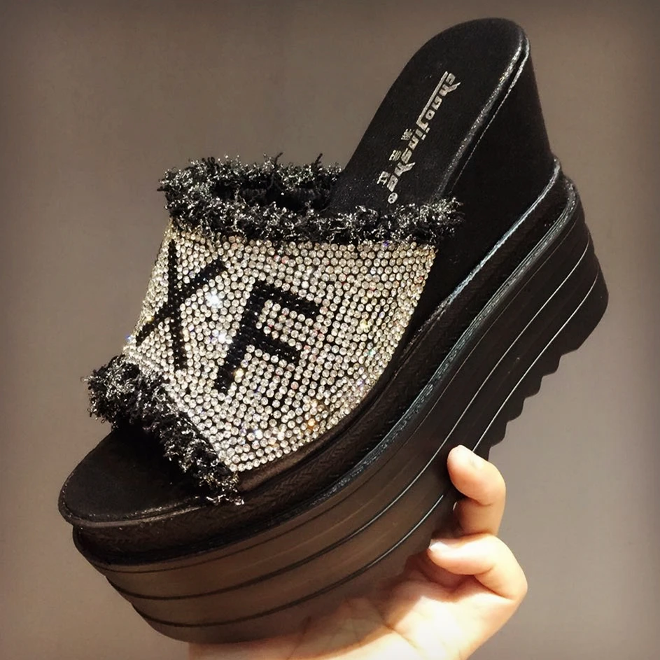 Летняя модная одежда женские шлепанцы Новинка 2018 года босоножки и на толстой