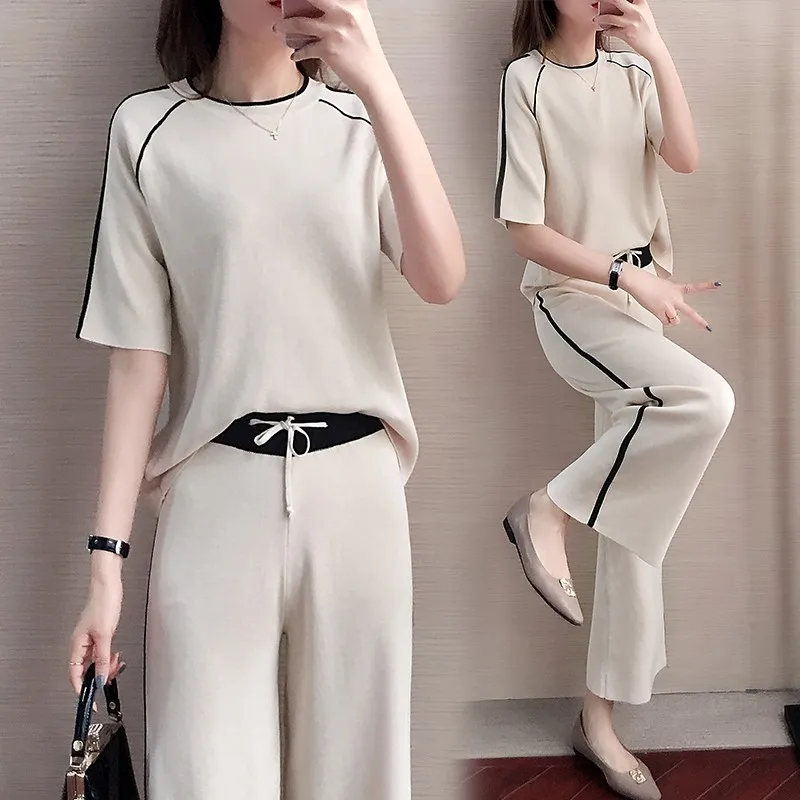 Женский трикотажный комплект из 2 предметов свитера в полоску и брюк с широкими