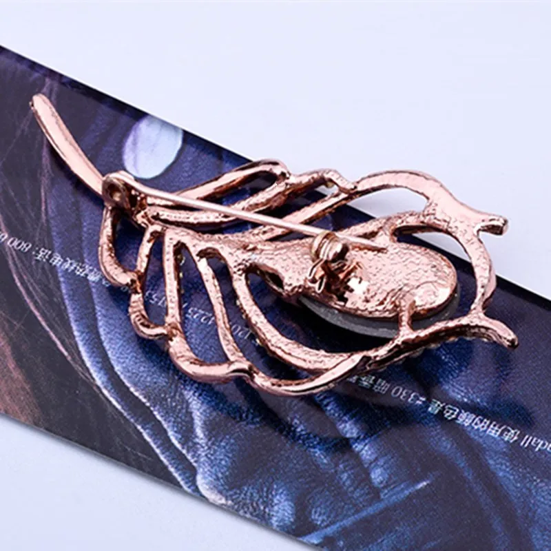 Женская Брошь в ретро стиле брошь виде пера павлина с кристаллами на булавке