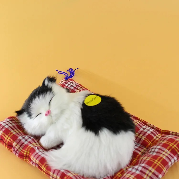 Модель с имитацией кота и ковриком полиэтилен мех miaow белый черный кот около 12x9 см