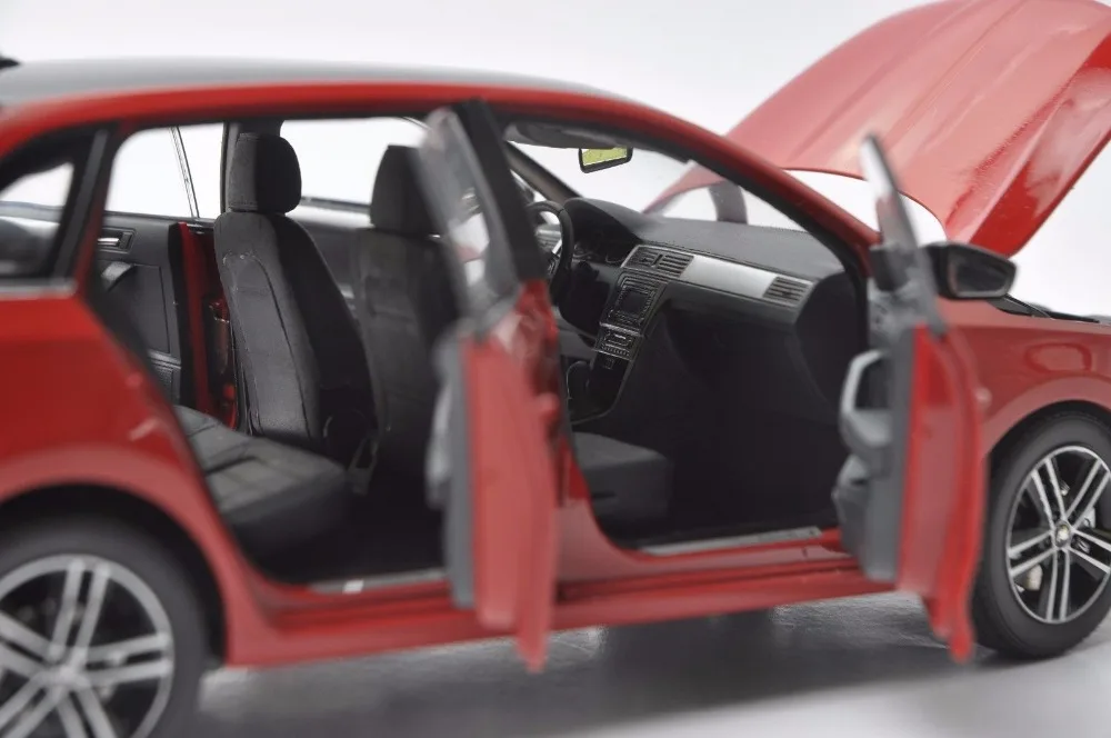 1:18 литая под давлением модель для Skoda Rapid Spaceback Красный сплав игрушечный автомобиль миниатюрная коллекция