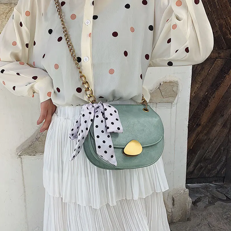 

Luxury Women Messenger Bags 2019 New Summer Fashion Scarves Wild Lock Chain Saddle Bag Simple Shoulder Messenger Bag DG414
