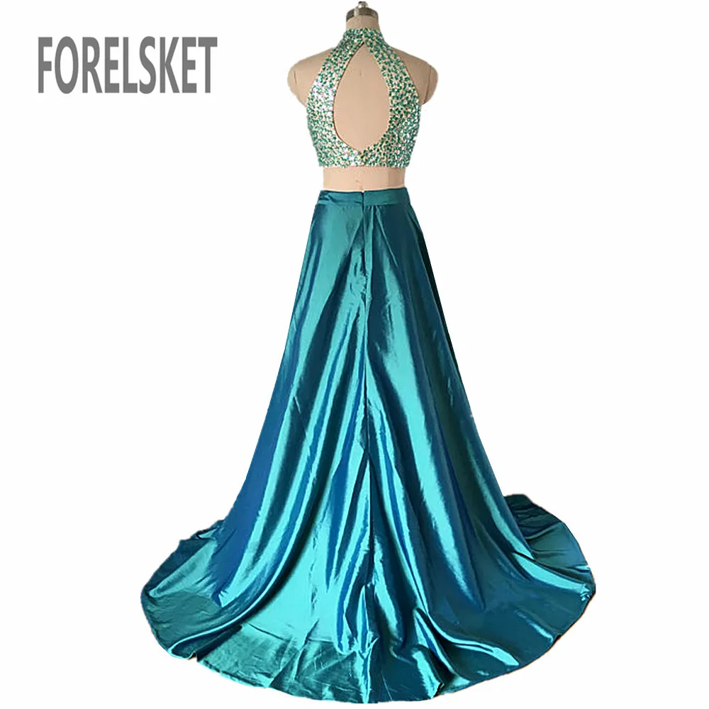 Атласное платье для выпускного бала с высокой горловиной 2 предмета голубое 2020