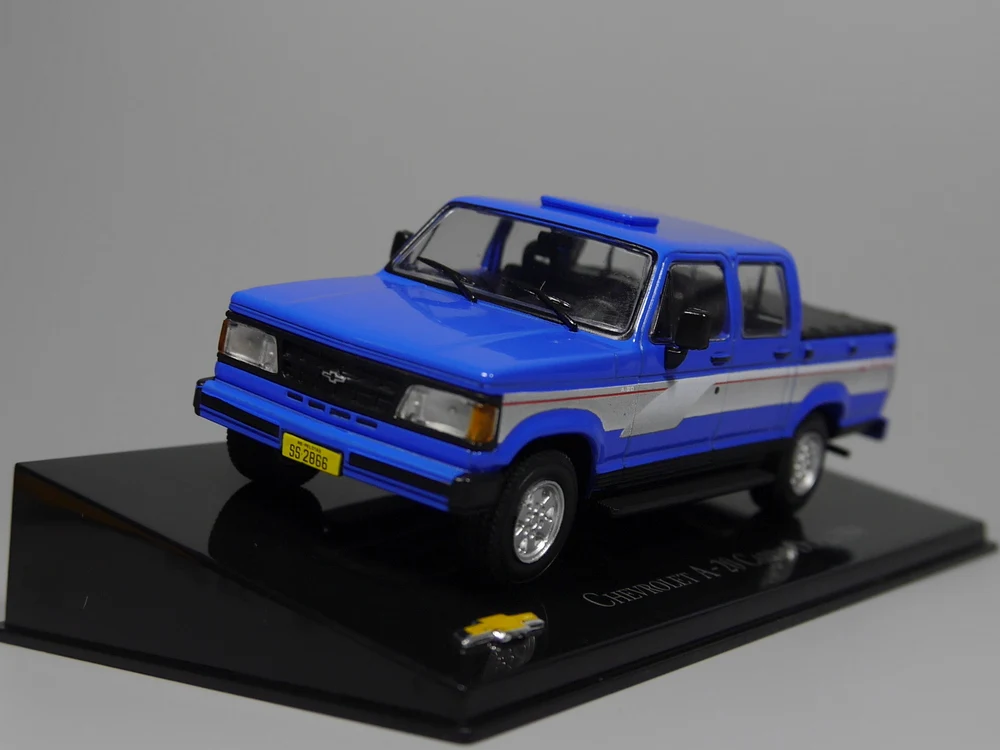 Авто ИНН-ixo 1:43 Chevrolet A-20 Cabine Dupia 1994 литая модель автомобиля