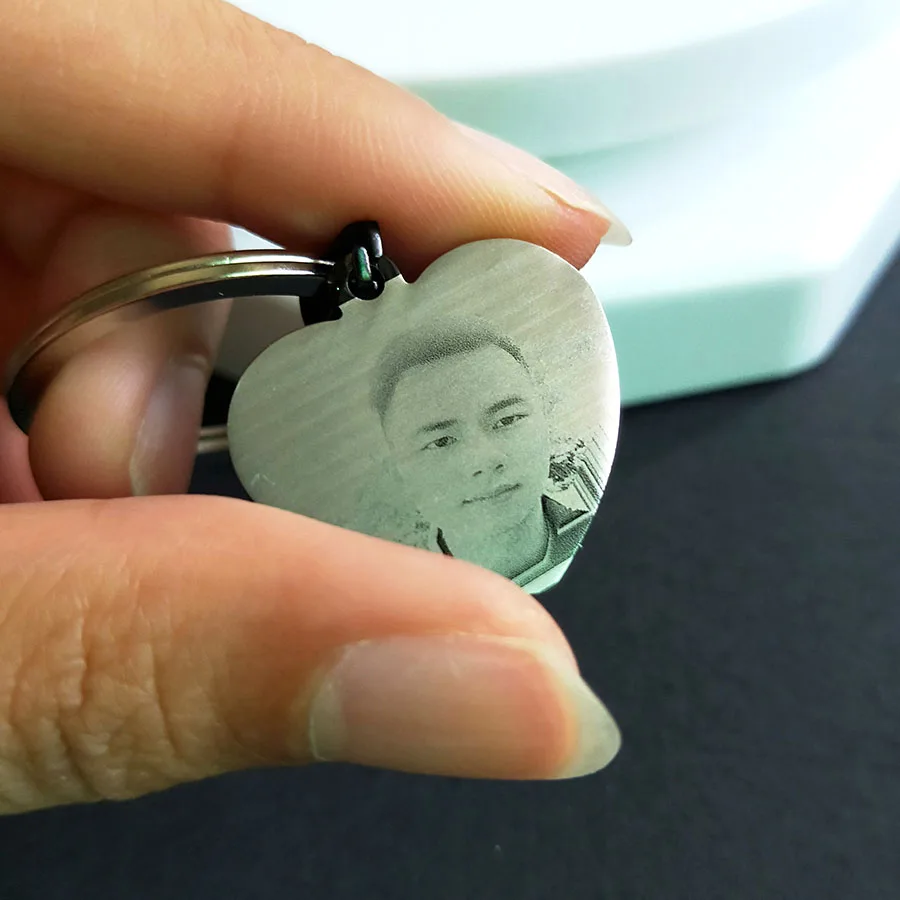 На заказ Выгравированный фото титановая сталь не выцветает черное сердце брелок