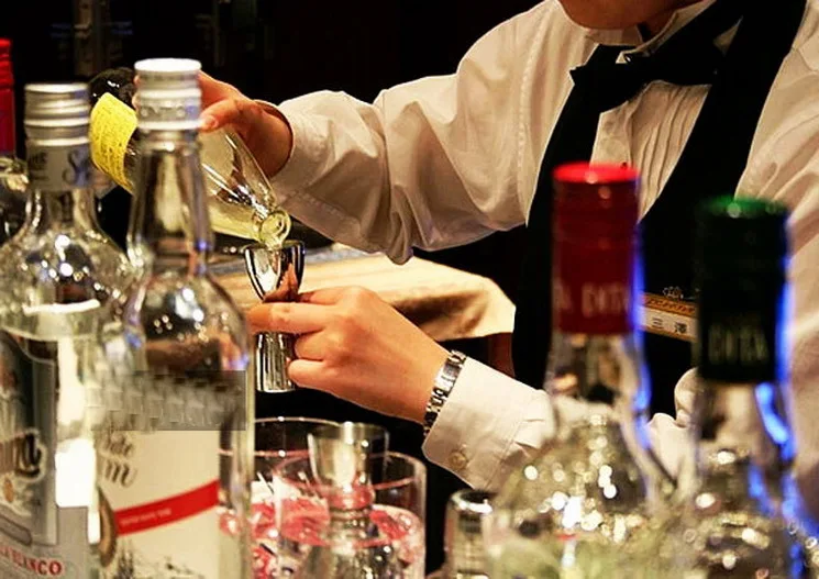 

Stainless steel mirror surface high quantity wine measure cup bar metal medium Jananese bar measure dispenser