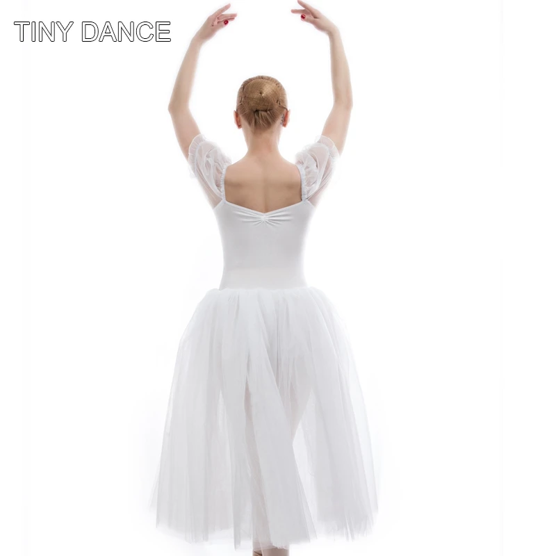 Длинное романтичное белое платье-пачка с пышными короткими рукавами 5 слоев