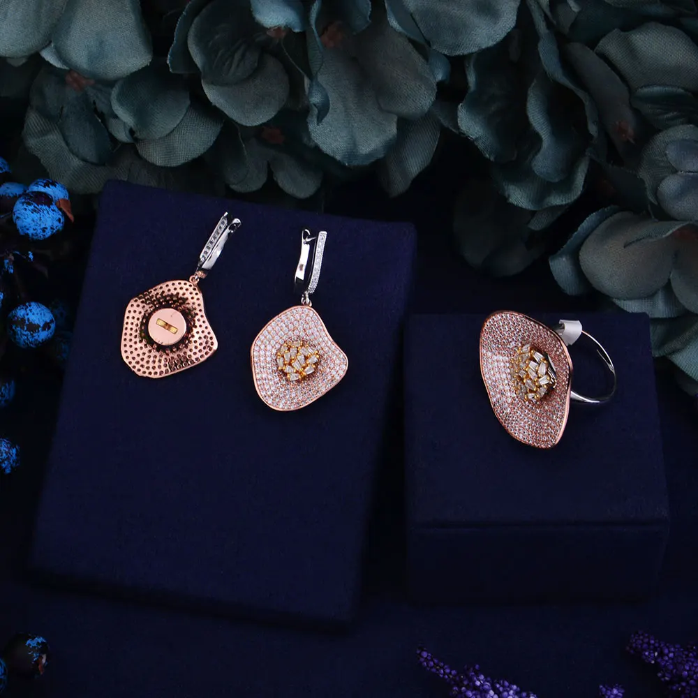 Godki Мода класса люкс супер блестящие 3 тон металла Цвет листьев лотоса Дизайн AAA