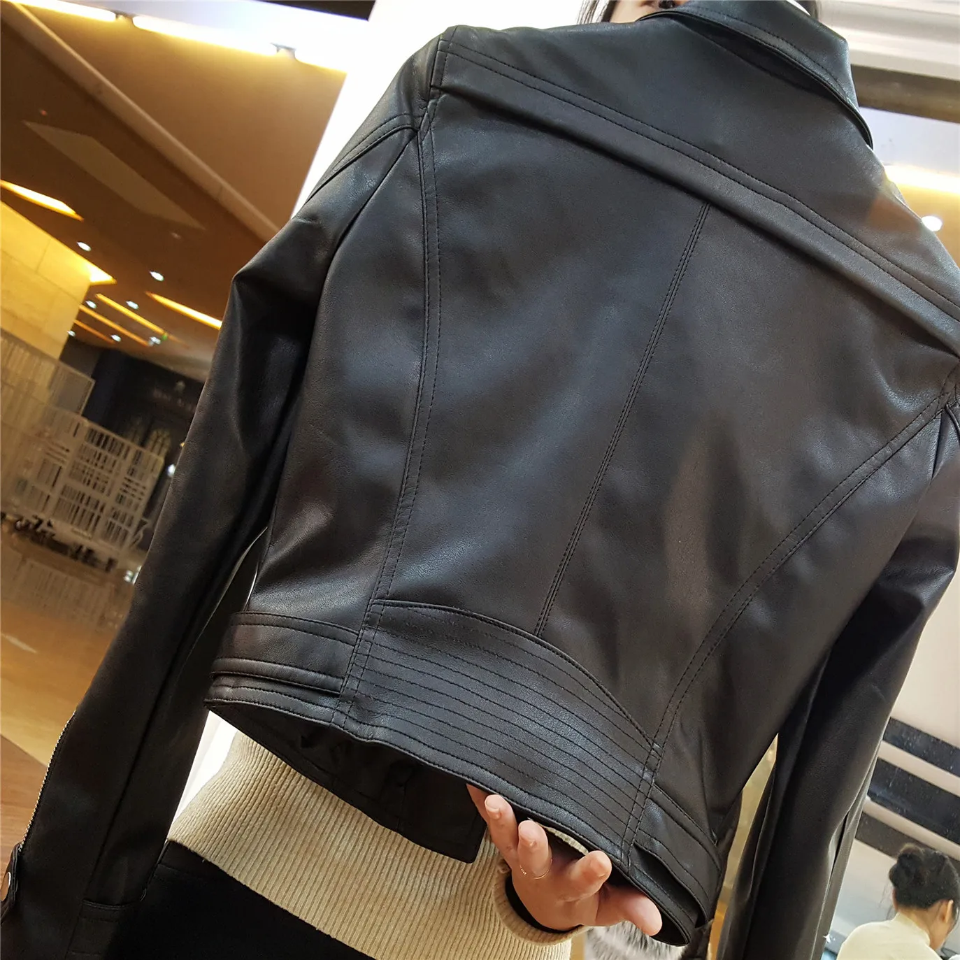 Новинка 2017 Женская мотоциклетная куртка Blouson модная Осенняя тонкая Байкерская