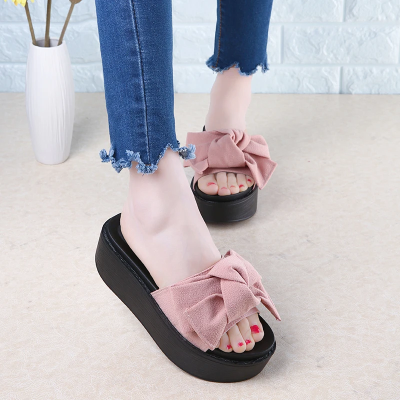 Женские пляжные шлепанцы с бантом Нескользящие сандалии на платформе черные