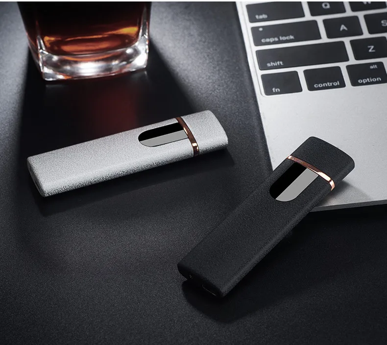 НОВАЯ тонкая зарядка через Usb Зажигалка с сенсорным экраном зажигалки для электронных сигарет маленькая перезаряжаемая электрическая зажигалка ветрозащитный подарок для мужчин