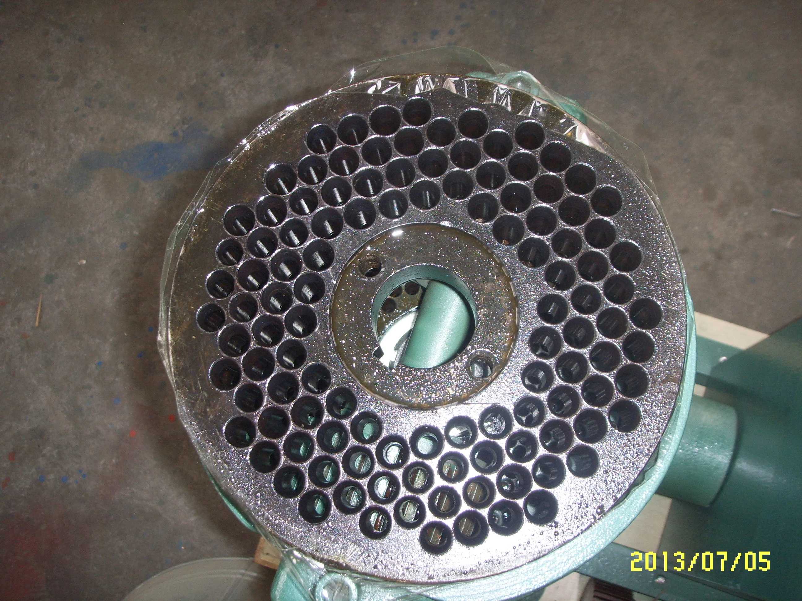 

a set of roller and 6mm die of KL200 feed /wood pellet machine