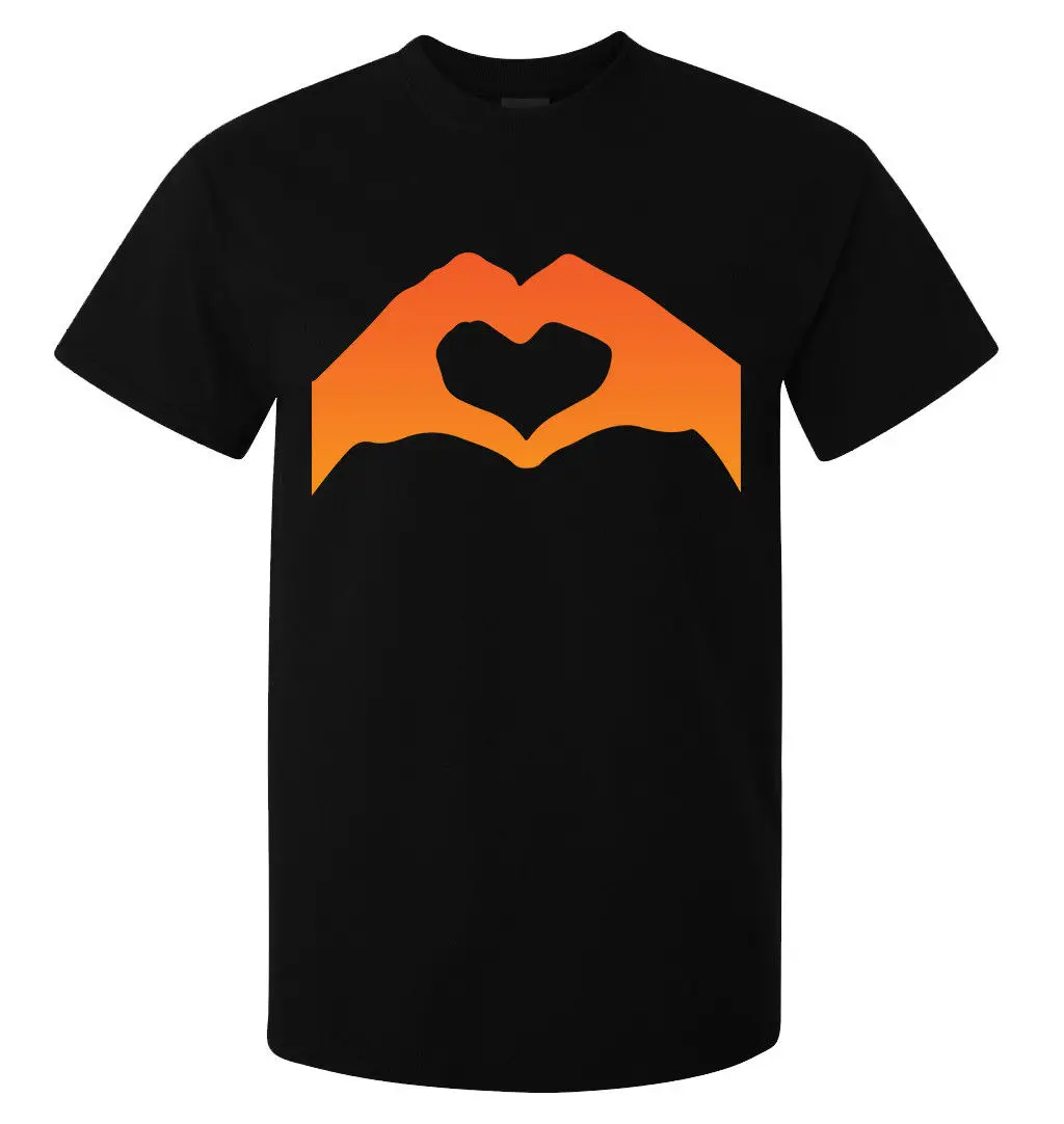 Мужская футболка с надписью Love Heart Hand Sign Namaste Art (доступно для женщин) черная крутая