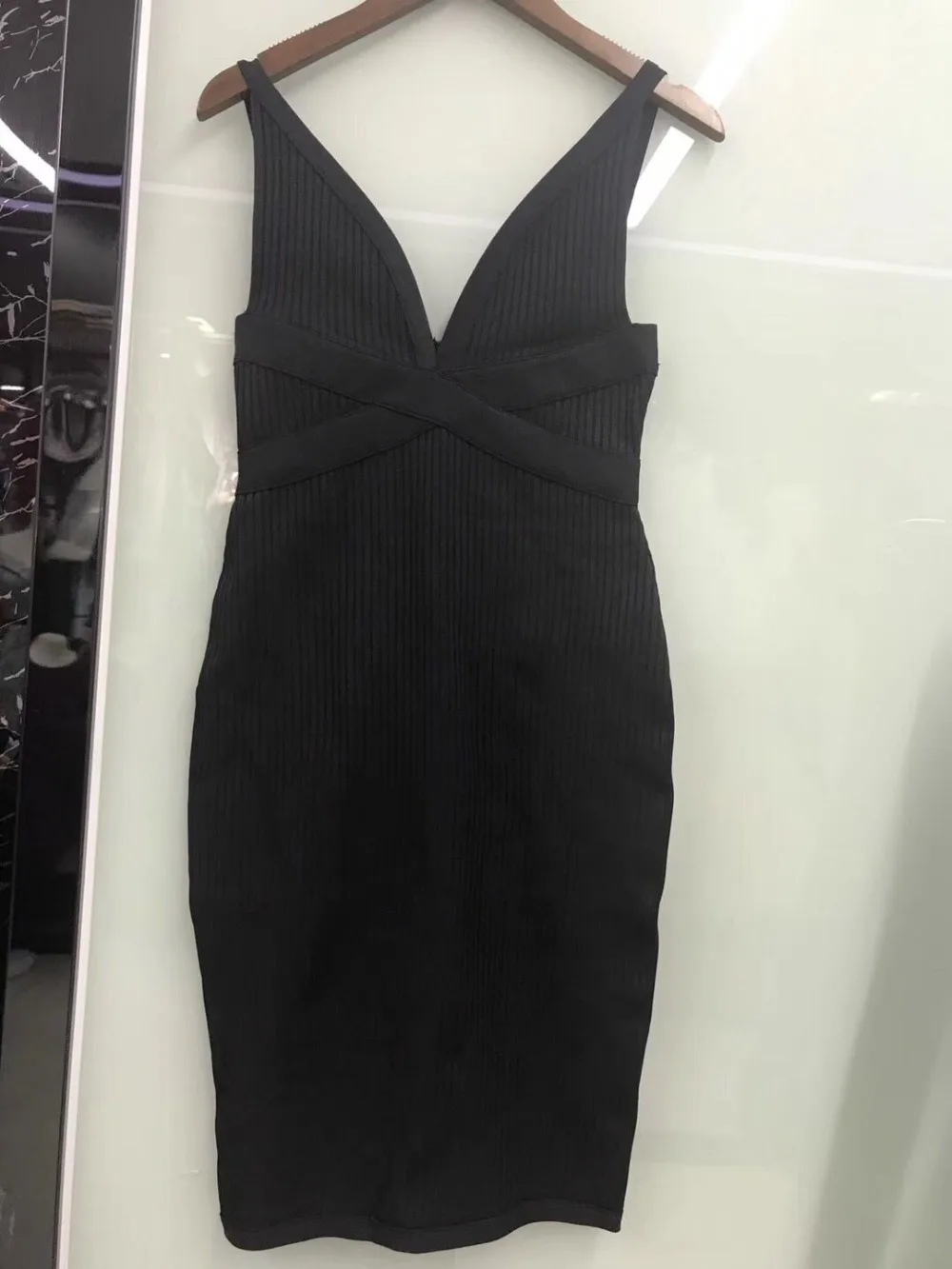 

Summer white pink black Red V-Neck Spaghetti Strap vestidos Bandage Dress 2019 New Women Bodycon Celebrity evening Party Dresses