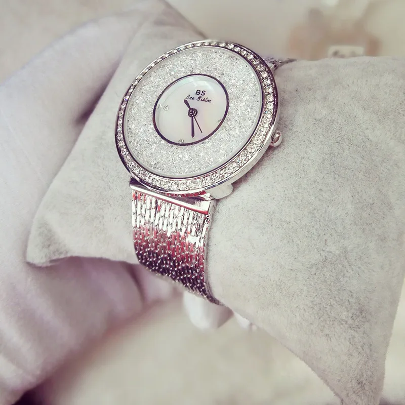 Женские кварцевые часы полностью покрытые стразами цвета розового золота с - Фото №1