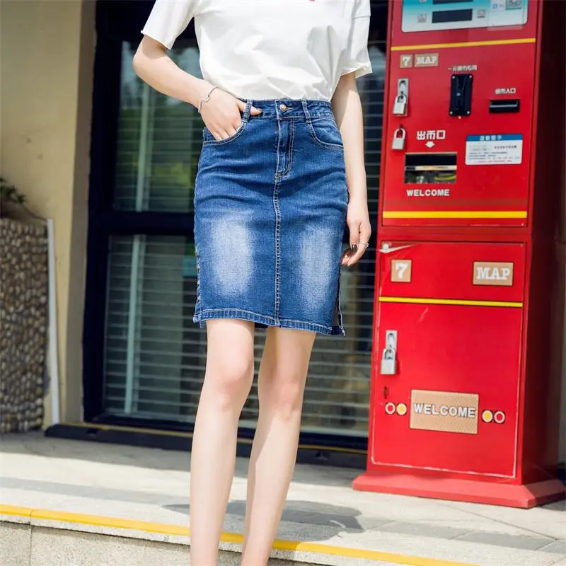 Женская джинсовая юбка до колен голубая трапециевидная из денима большие