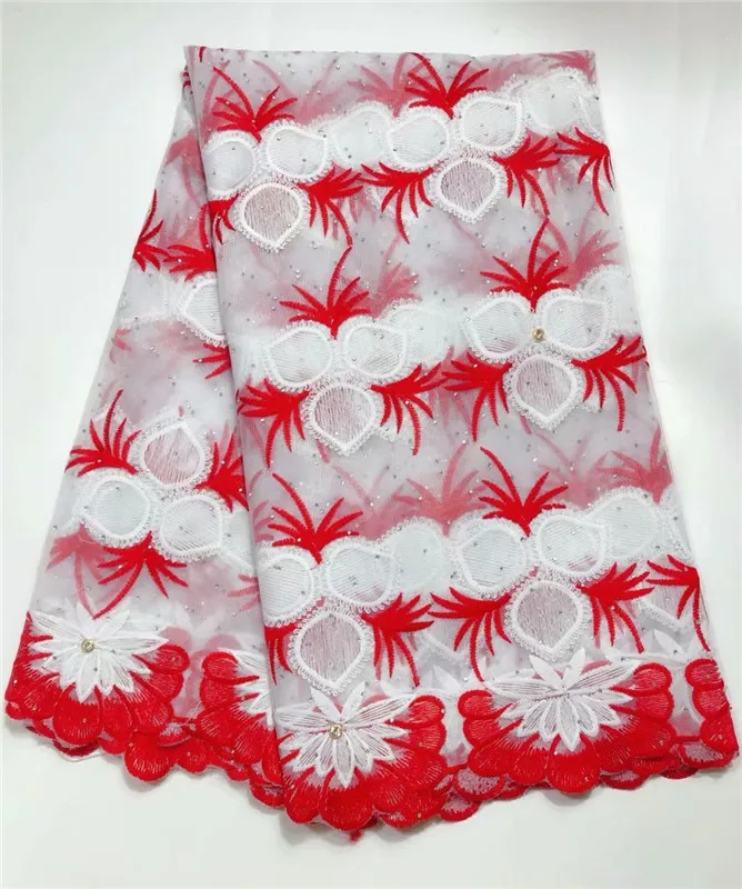Большой цветочный красный с вышивкой французским кружевом гипюр Африканский