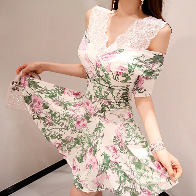 2020 spring new ladies temperament V-neck lace waist pocket hip print dress female | Женская одежда
