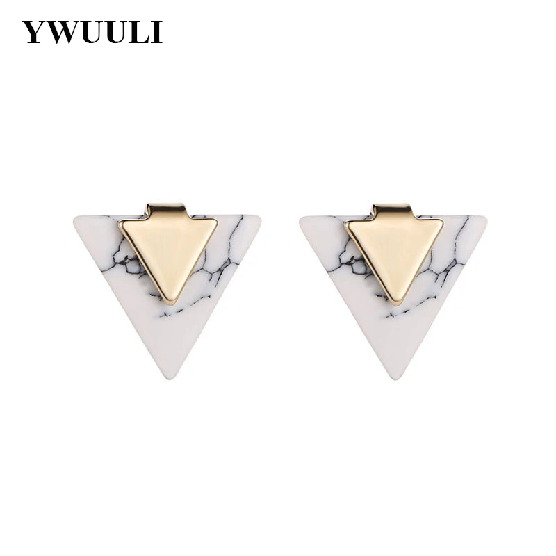 Новые простые корейские треугольные серьги гвоздики с мраморным рисунком для