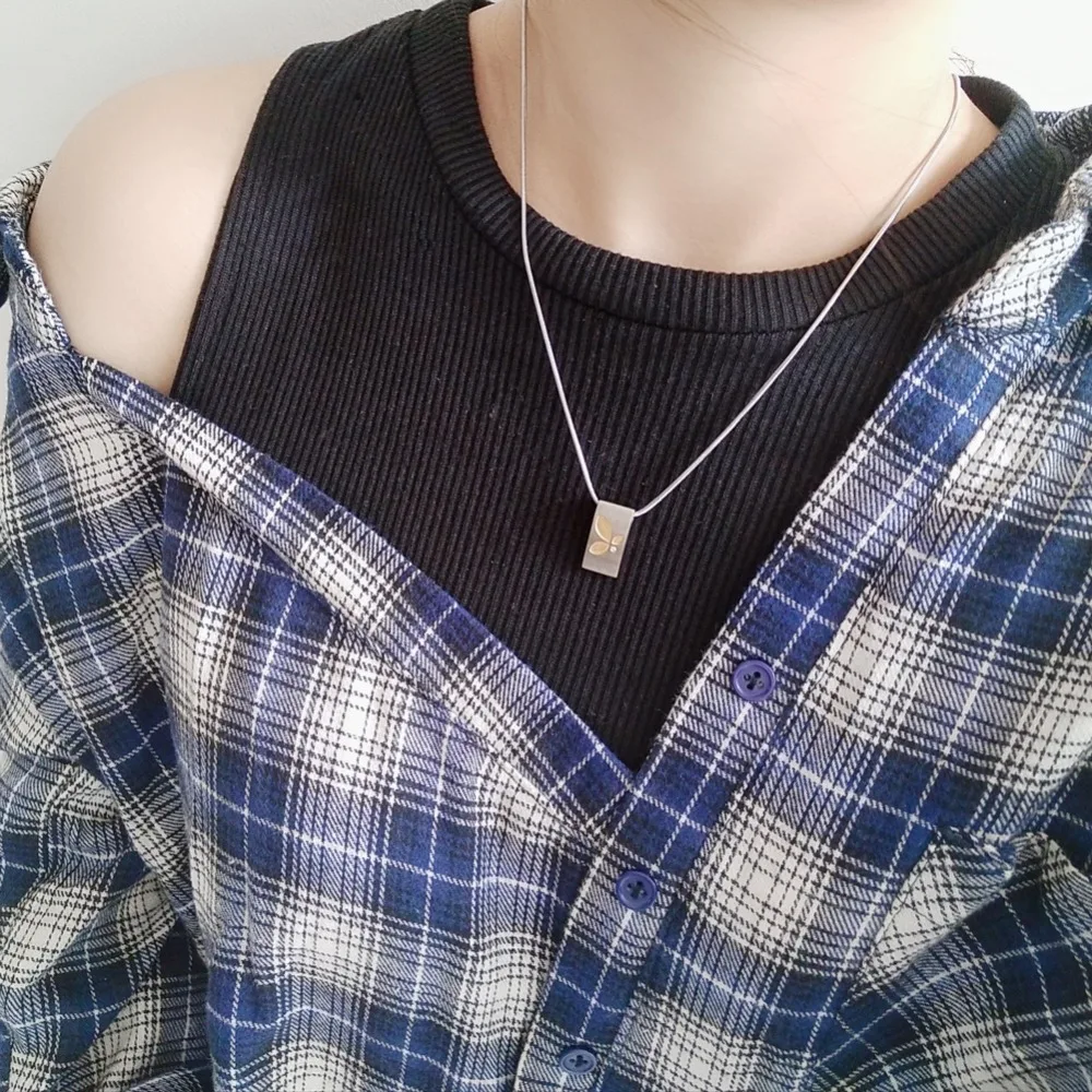 

Soul men women Gold-plate Petal Inlay Pure Titanium Wedge Shape Pendant Necklace For Ladies Elegant Party Crystal Jewelry