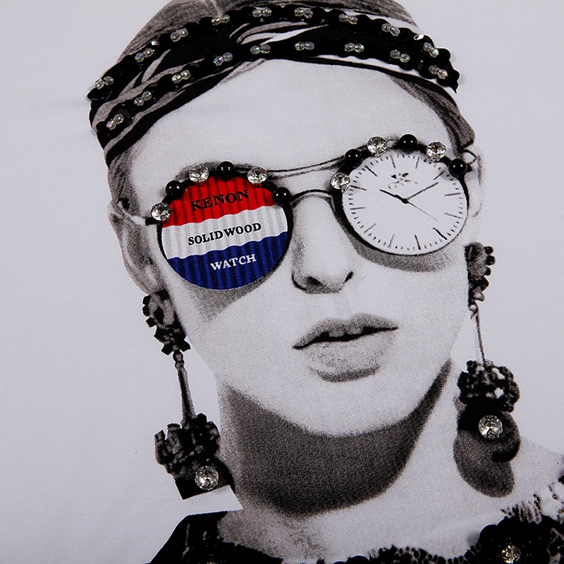 Женская летняя футболка белая с коротким рукавом украшенная бисером в