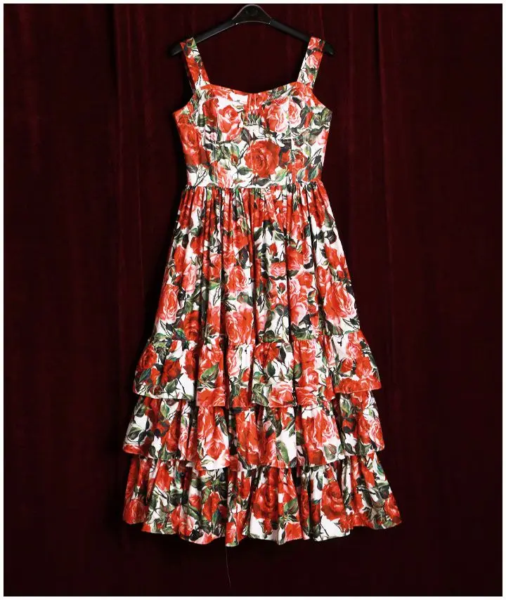 Женское платье на бретельках многослойное большого размера с принтом красной