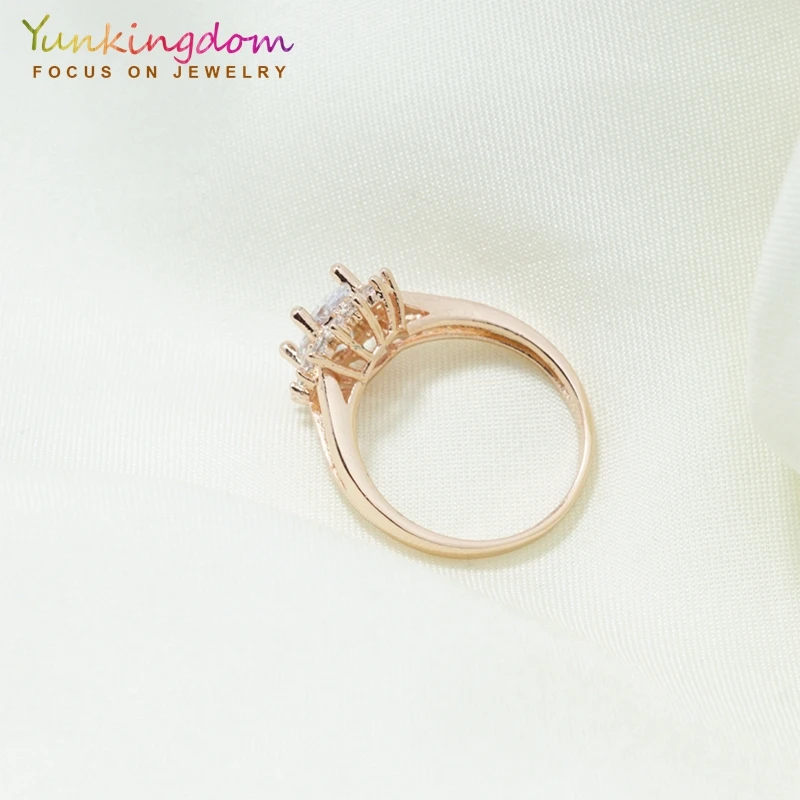 Женское свадебное кольцо Yunkingdom классическое цвета розового золота с фианитами