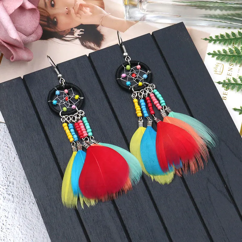 F &amp U красочные перья и бусины Серьги модные для женщин ручная обмотка веревка с