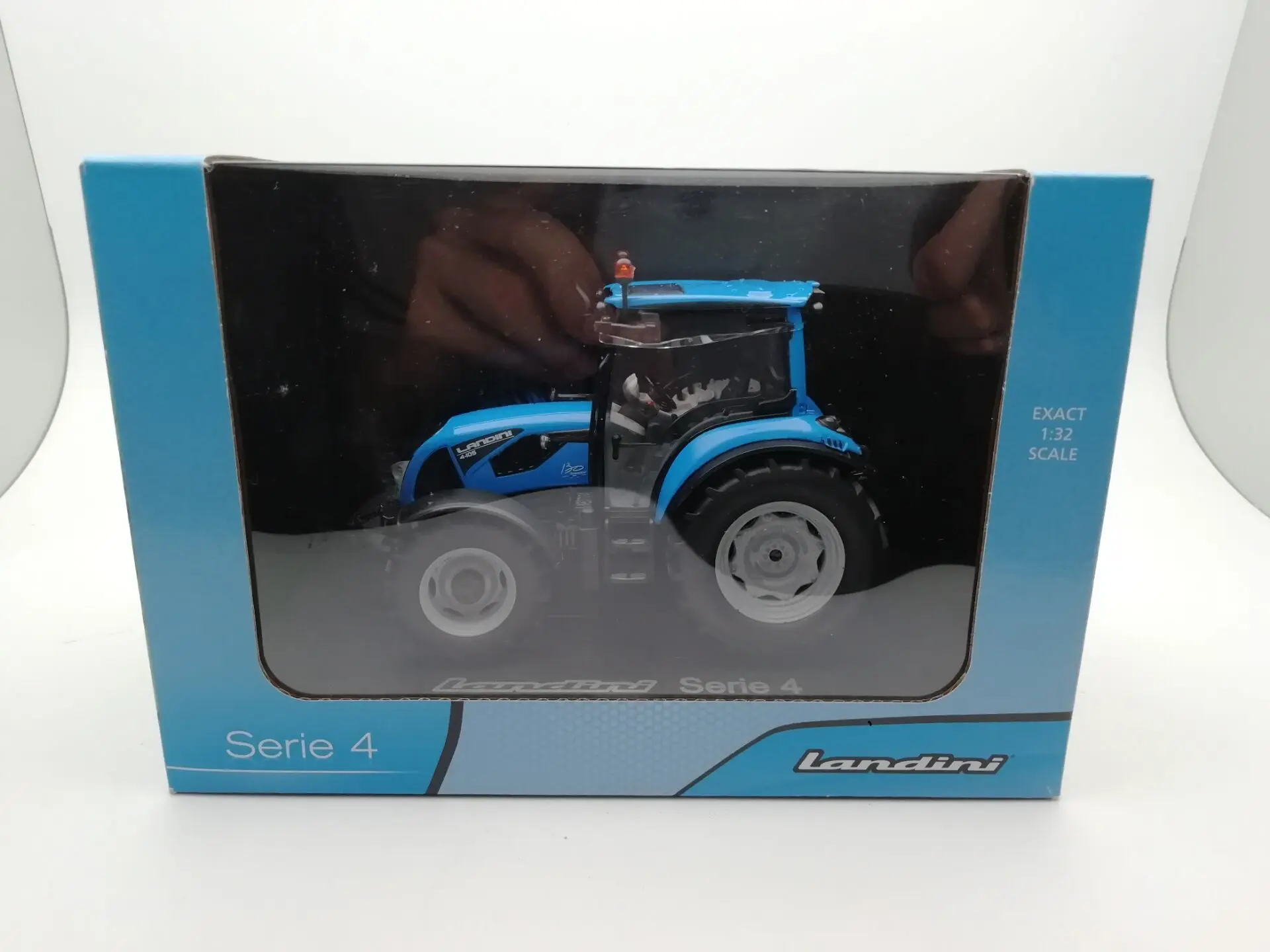 UH 4944 1:32 trakteur Landini 4,105 сельскохозяйственные тракторы сплав игрушечный автомобиль игрушки для детей литая под давлением модель подарок